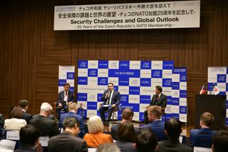 The minister addressed an expert audience and journalists at a symposium held at the Sasakawa Peace Foundation headquarters on the topic of current security challenges and Czech membership in the NATO. © MFA CZ

