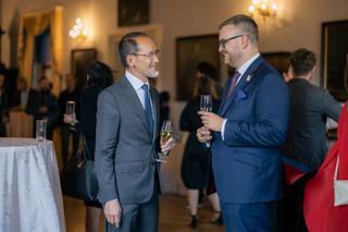 Japonský velvyslanec v ČR Hideo Suzuki (vlevo) a generální komisař Ondřej Soška (vpravo), copyright: Jan Herch, Kancelář generálního komisaře, Česká centra