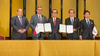 Na fotografii zleva – Dimitri Kerkentzes, generální tajemník BIE; Ondřej Soška, generální komisař české účasti na EXPO 2025; Hiroyuko Ishige, generální tajemník Japonské asociace pro EXPO 2025; Koji Haneda, generální komisař Expo 2025 Ósaka a Shinichi Akatani, japonský ministr hospodářství, obchodu a průmyslu.
