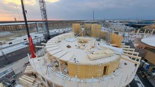 Konstrukční práce na střeše českého národního pavilonu, ©Kancelář generálního komisaře, Česká centra