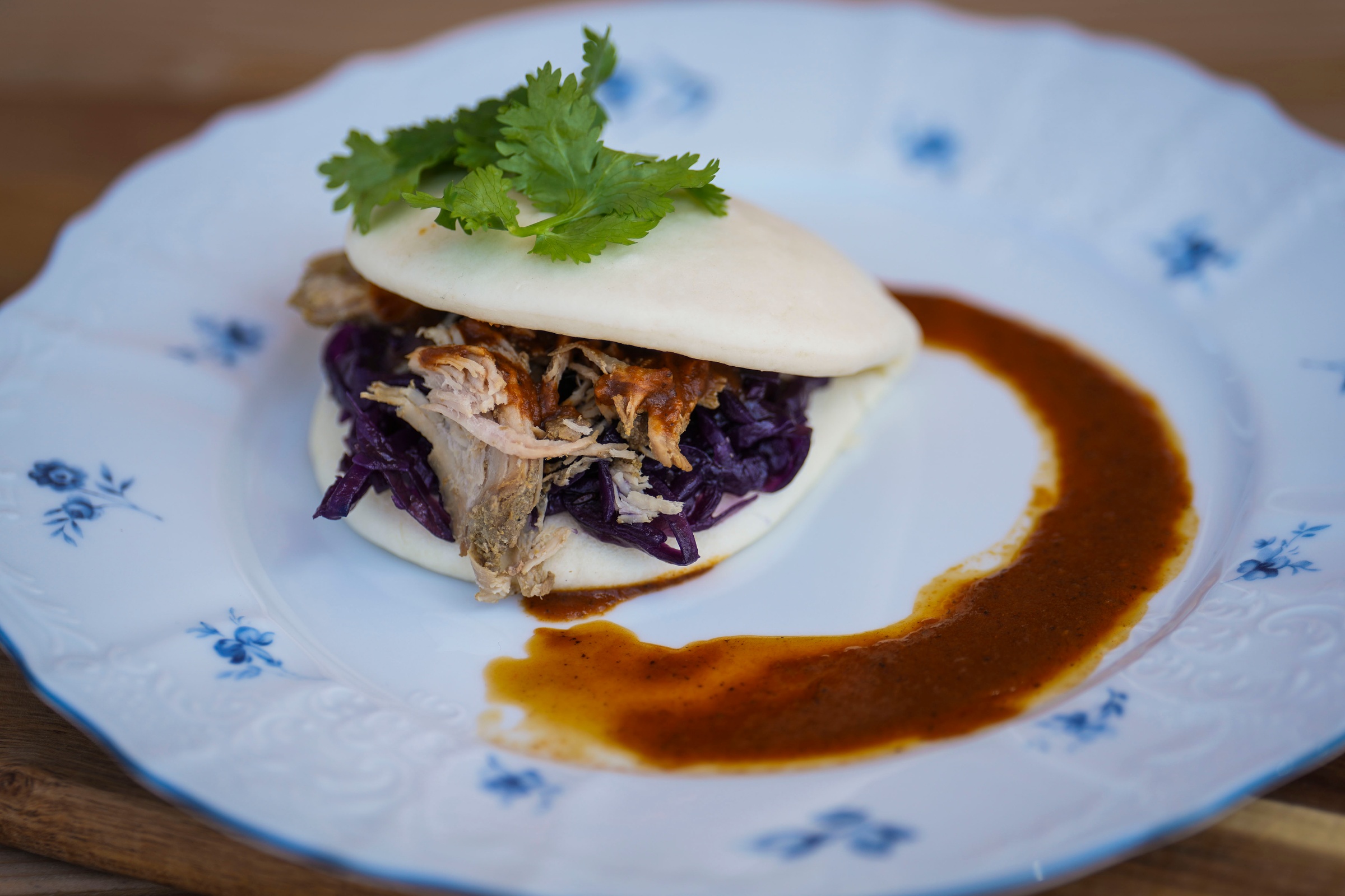 希少】チェコ・プラハ レストラン チェコ語文字入りプレート 2枚